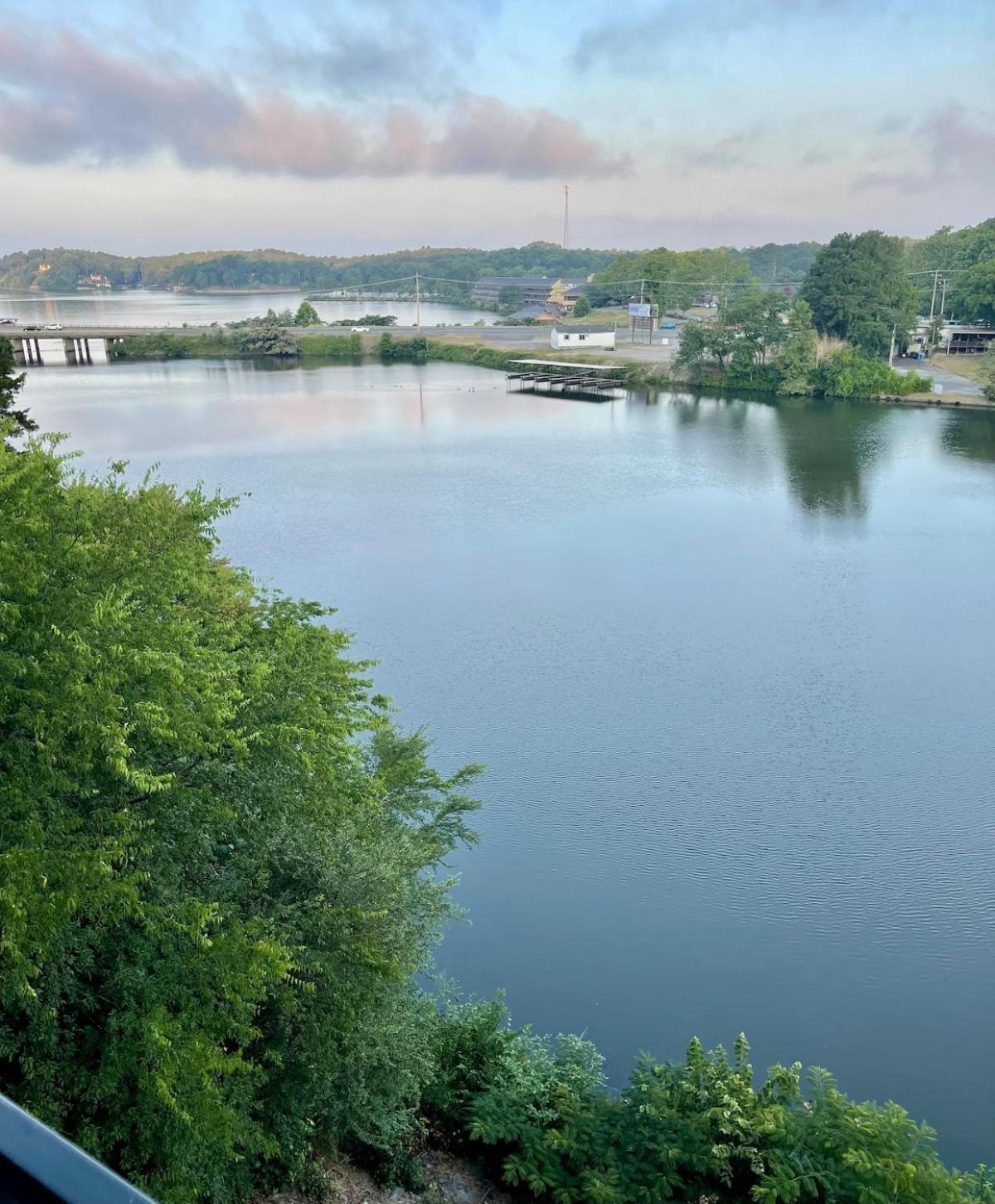 Brooklynn'S Bay, Elegant Lakefront Condo Retreat Hot Springs Buitenkant foto