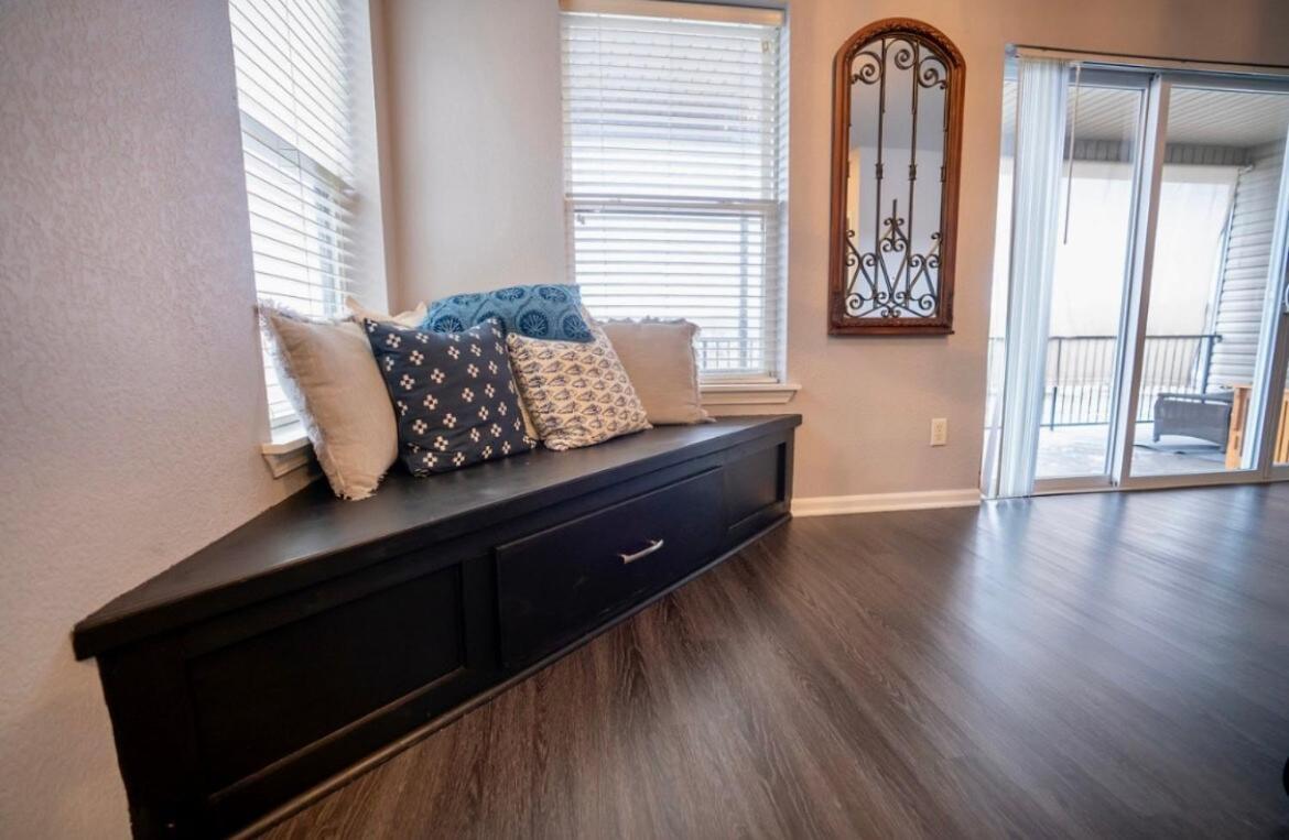 Brooklynn'S Bay, Elegant Lakefront Condo Retreat Hot Springs Buitenkant foto